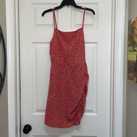 ✨J.O.A Ruched Minidress Pink Leopard Dress, NWT - Picture 4 of 11